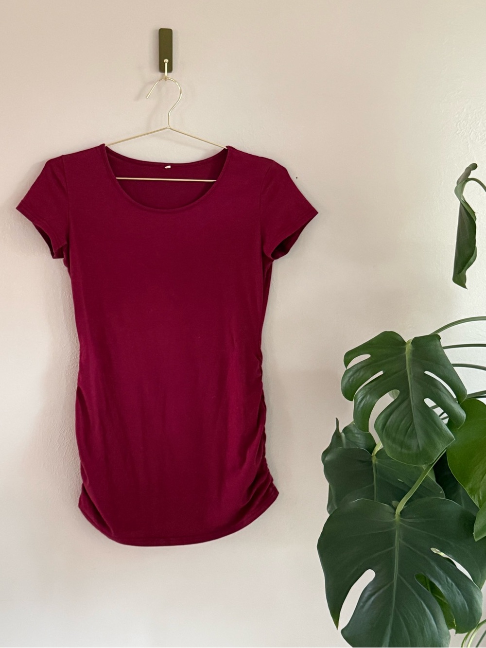 👶🏼Maternity Bundle 3/$20👶🏼 
Women’s Short Sleeve Scoop Neck Maternity Top